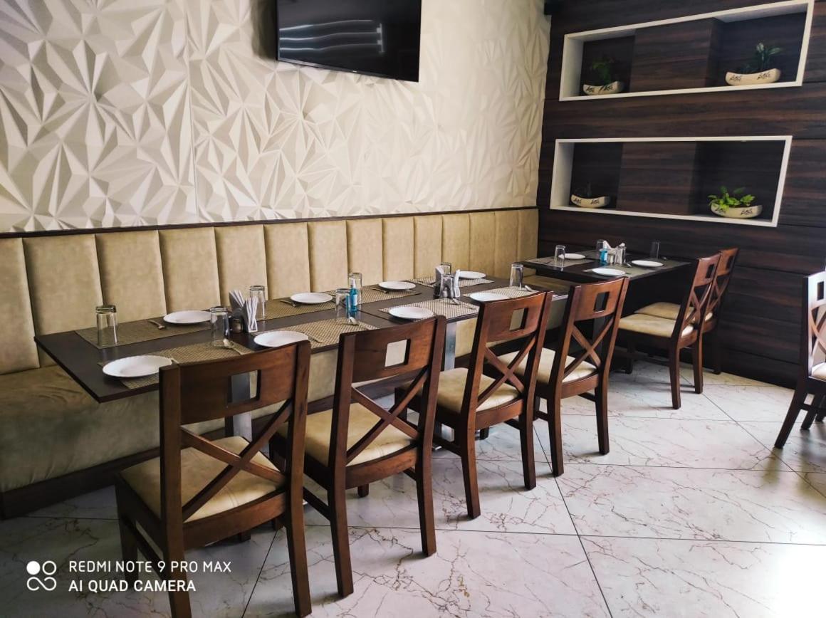 Hotel Shlok Kolhapur Esterno foto