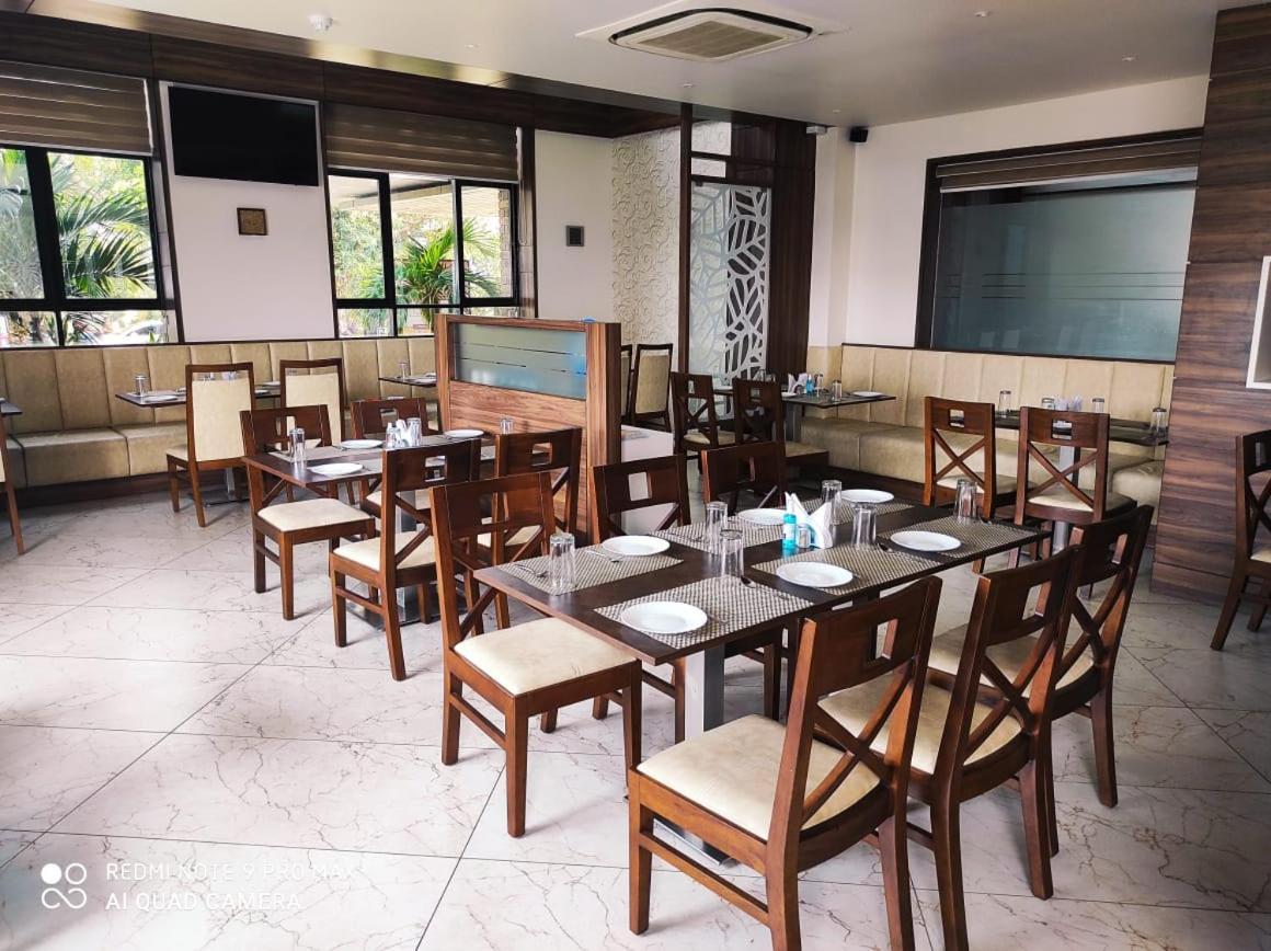 Hotel Shlok Kolhapur Esterno foto