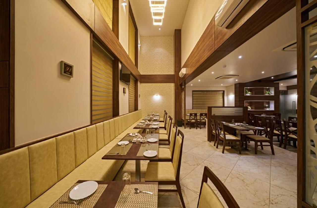 Hotel Shlok Kolhapur Esterno foto