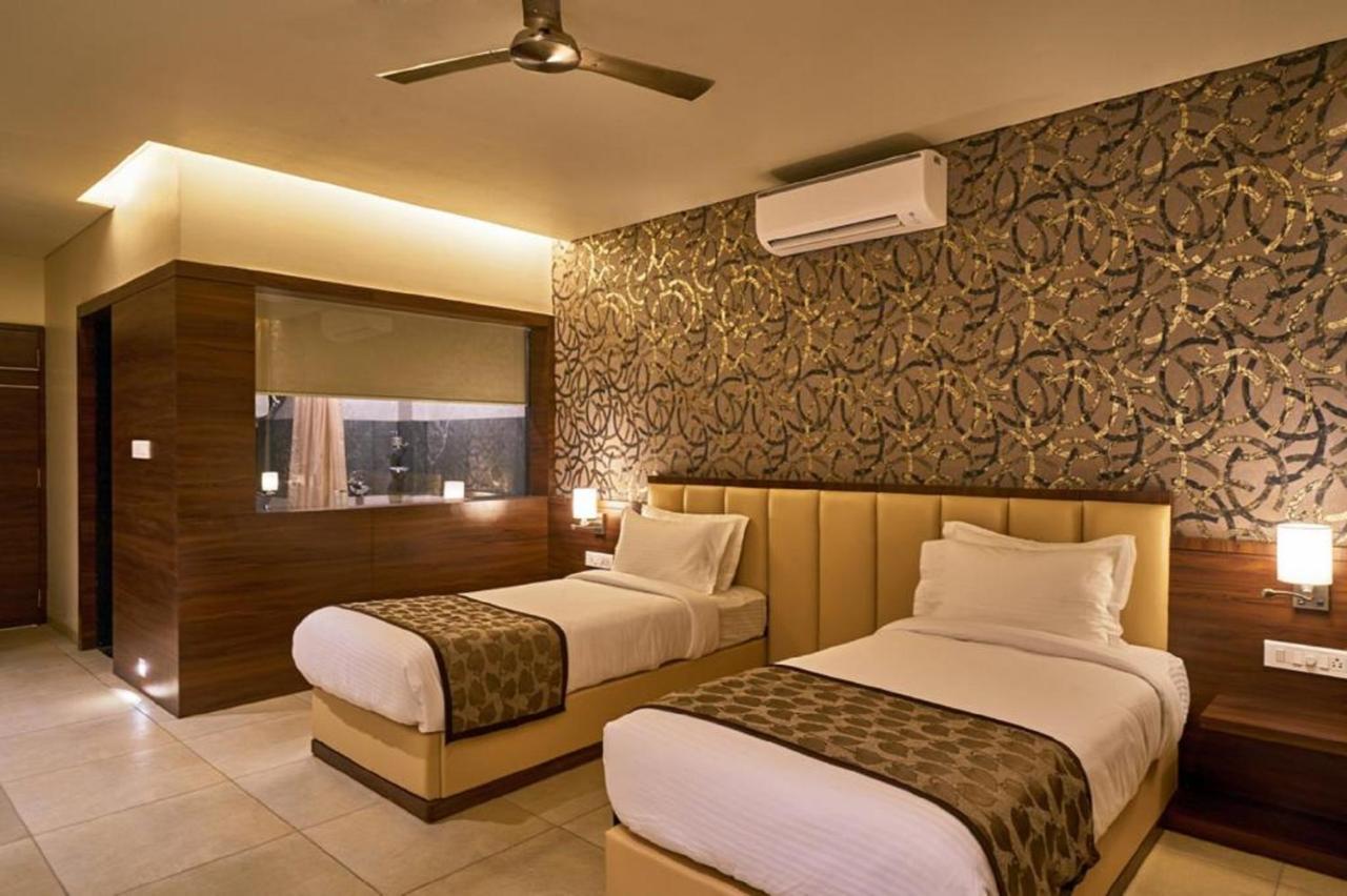 Hotel Shlok Kolhapur Esterno foto