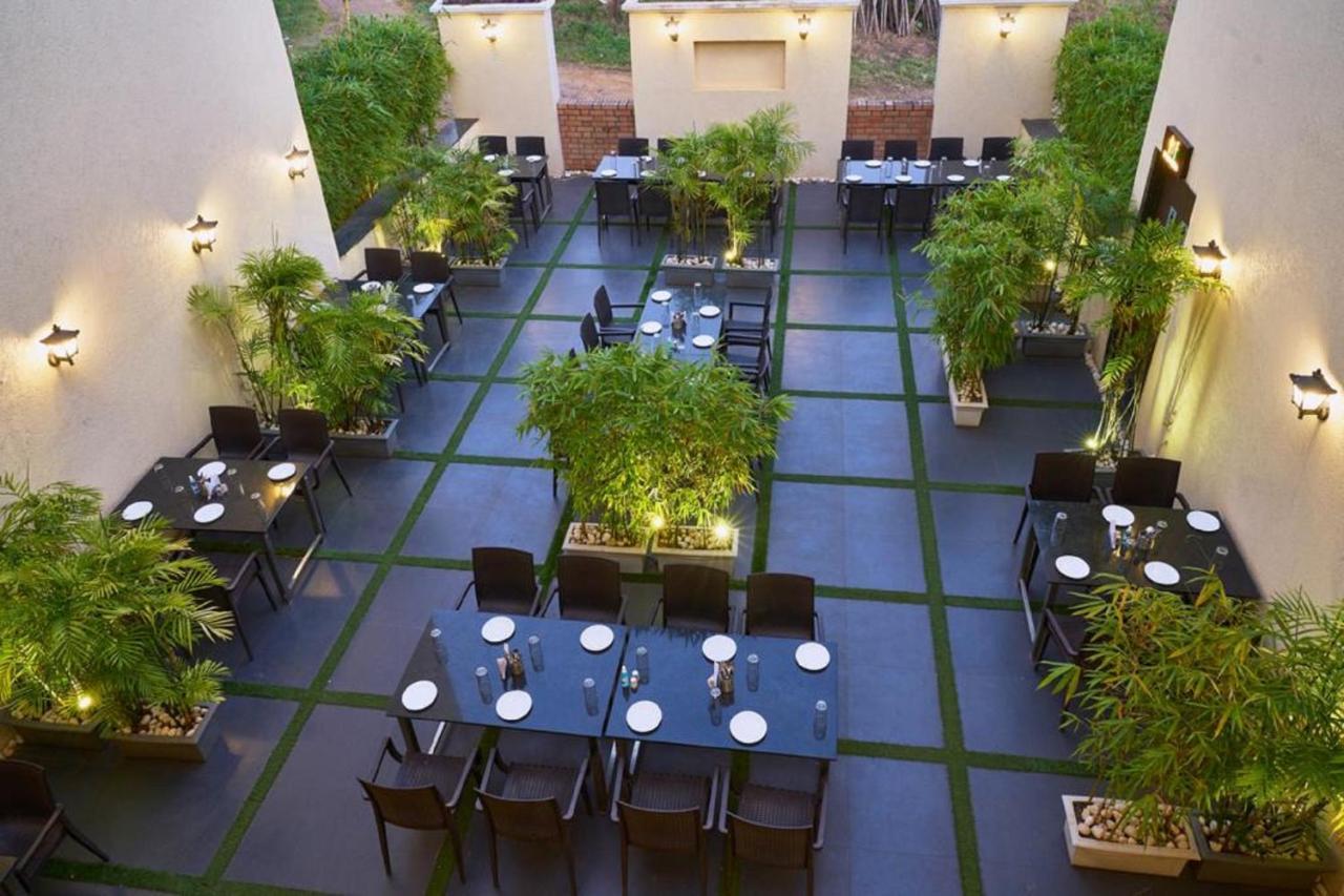 Hotel Shlok Kolhapur Esterno foto